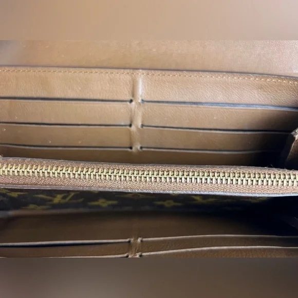 LOUIS VUITTON MONOGRAM ÉLYSÉE WALLET - Picture 5 of 12